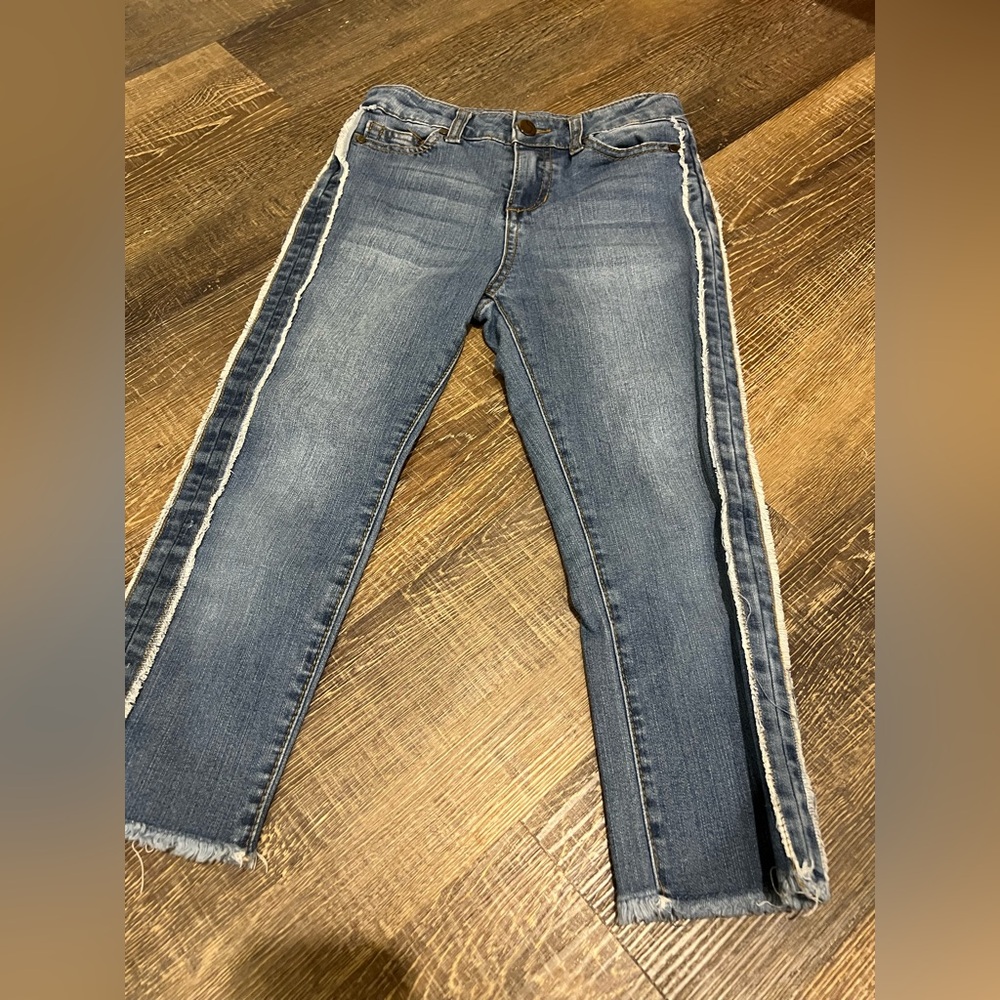 Joe's Jeans Straight Leg Denim CAPRIS with Frayed Edges